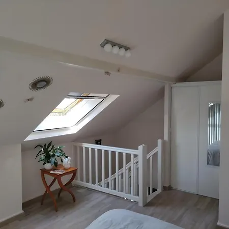 Duplex Independant, Dans Maison. * Tresserve
