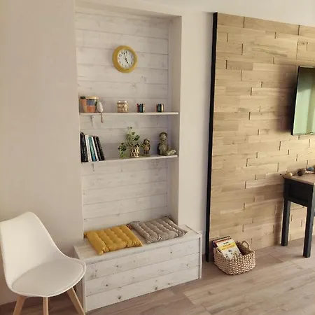 Duplex Independant, Dans Maison. *
